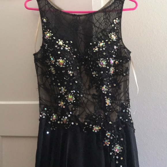 Floor length gown - Picture 1 of 4